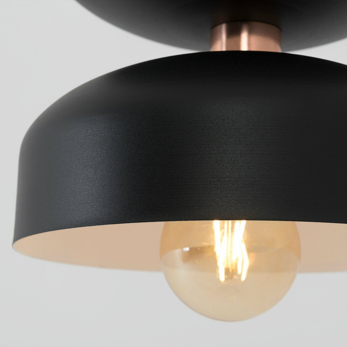 Suspension en métal noir 22,5 cm Woman - Custom Form - The Cool Republic