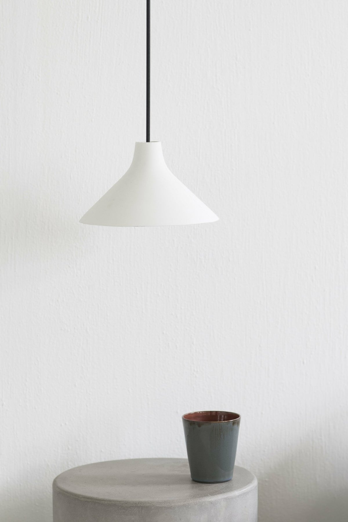 White porcelain pendant lamp 25 x 14 cm Seam - Serax - The Cool Republic
