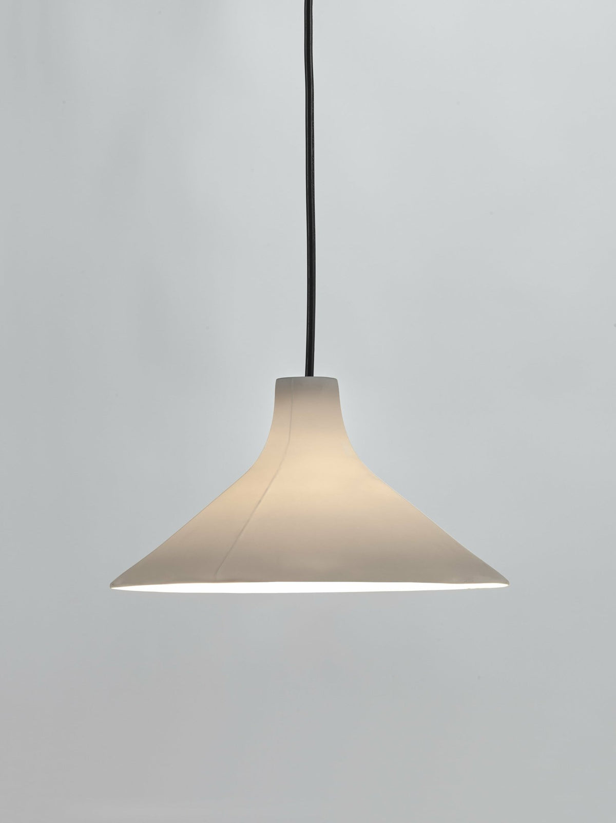 Suspension en porcelaine blanche 25 x 14 cm Seam - Serax - The Cool Republic