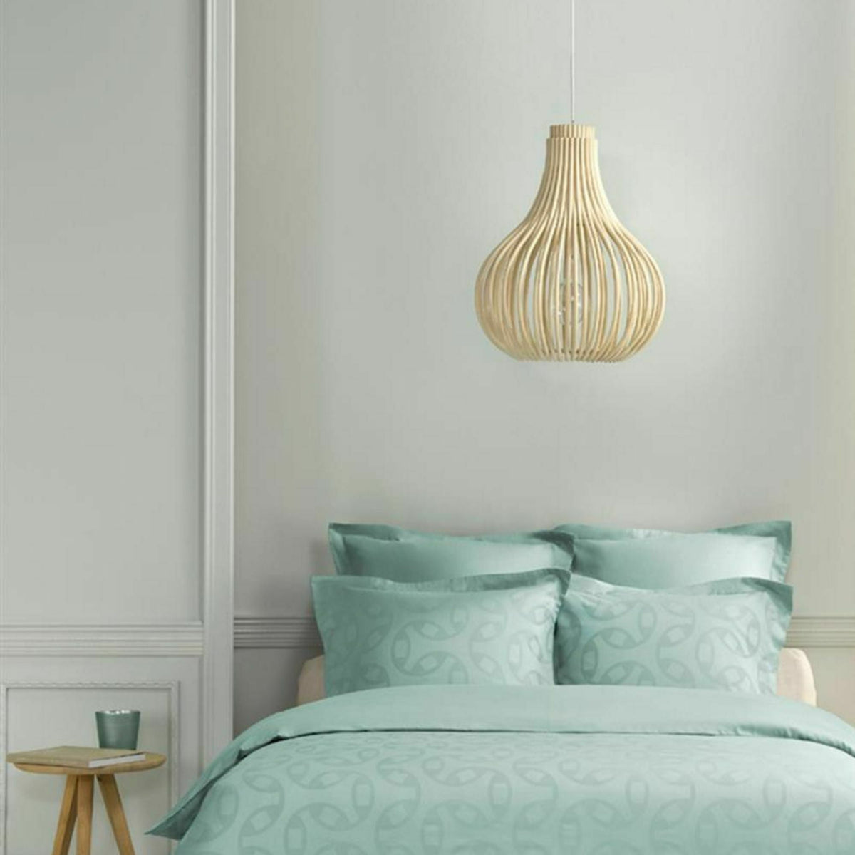 Suspension en rotin naturel Bulb - Vincent Sheppard - The Cool Republic
