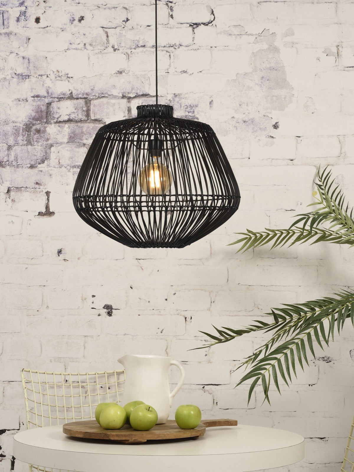 Suspension en rotin noir Madagascar - Good & Mojo - The Cool Republic