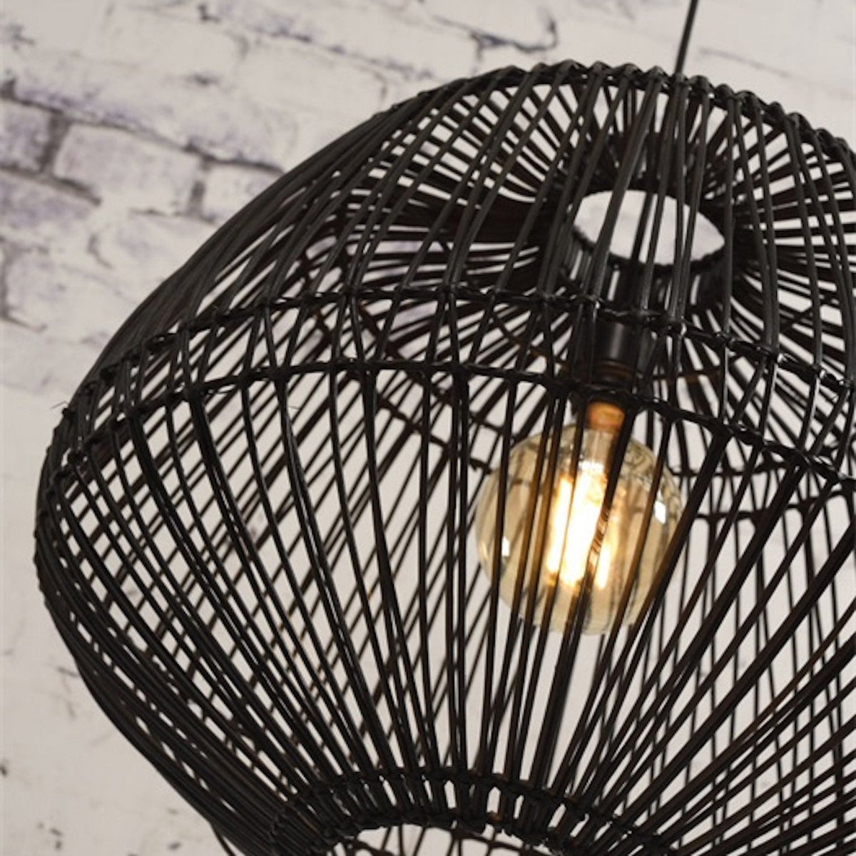 Suspension en rotin noir Madagascar - Good & Mojo - The Cool Republic
