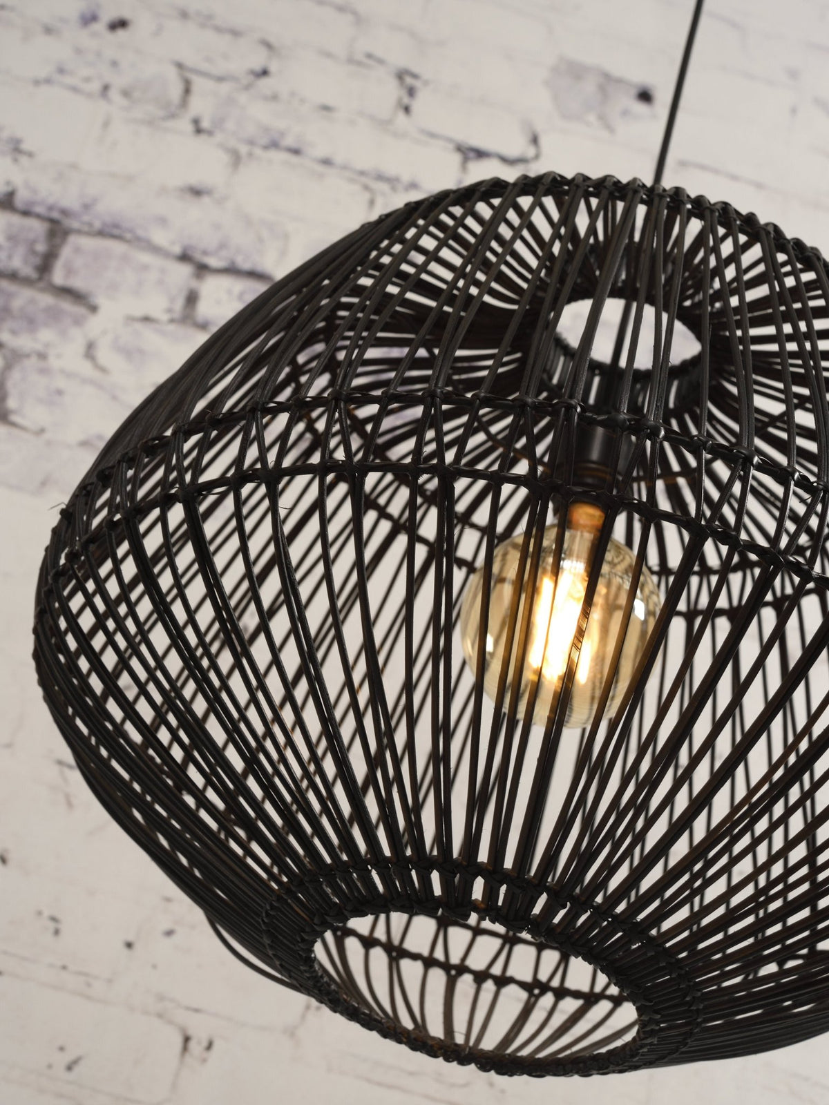 Suspension en rotin noir Madagascar - Good & Mojo - The Cool Republic