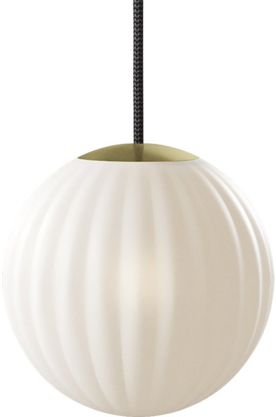 Suspension en verre blanche câble noir 20 cm Modeco - Nordic Tales - The Cool Republic