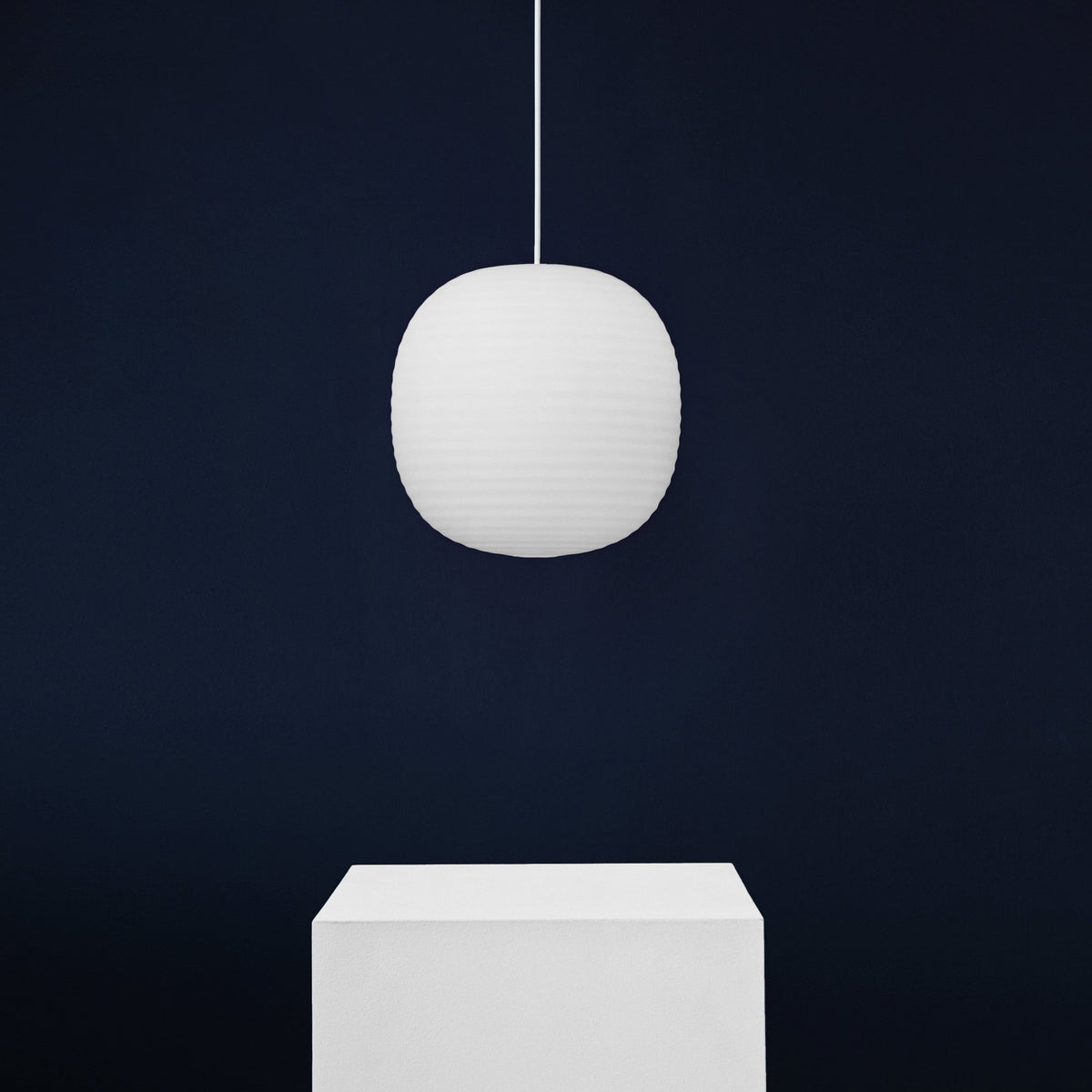 Suspension en verre givré blanc 20 cm Lantern - New Works - The Cool Republic