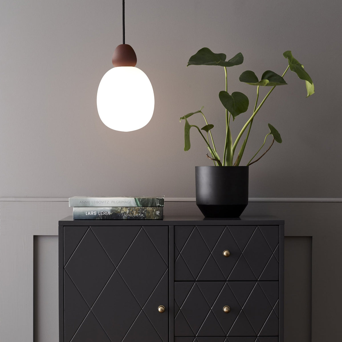 Suspension en verre noir Buddy - Belid - The Cool Republic
