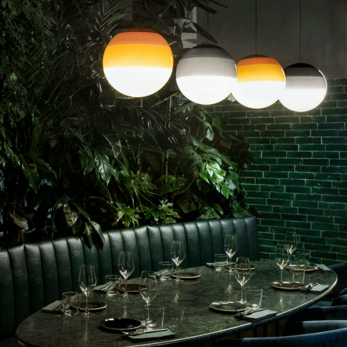 Suspension globe 30 cm ambre Dipping Light - Marset - The Cool Republic