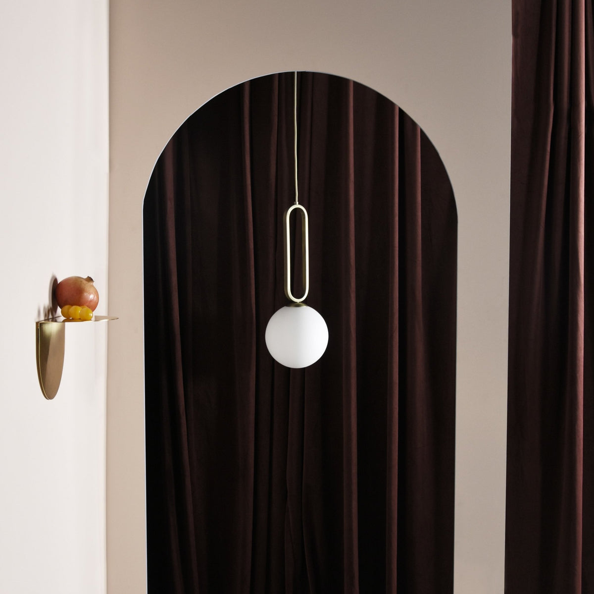 Suspension globe en laiton doré Cime - ENO Studio - The Cool Republic