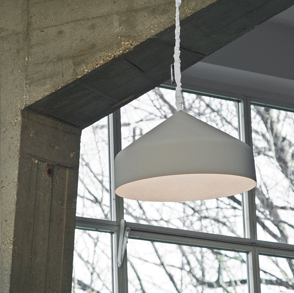 Suspension grise et blanche Cyrcus Cemento - In-es.artdesign - The Cool Republic