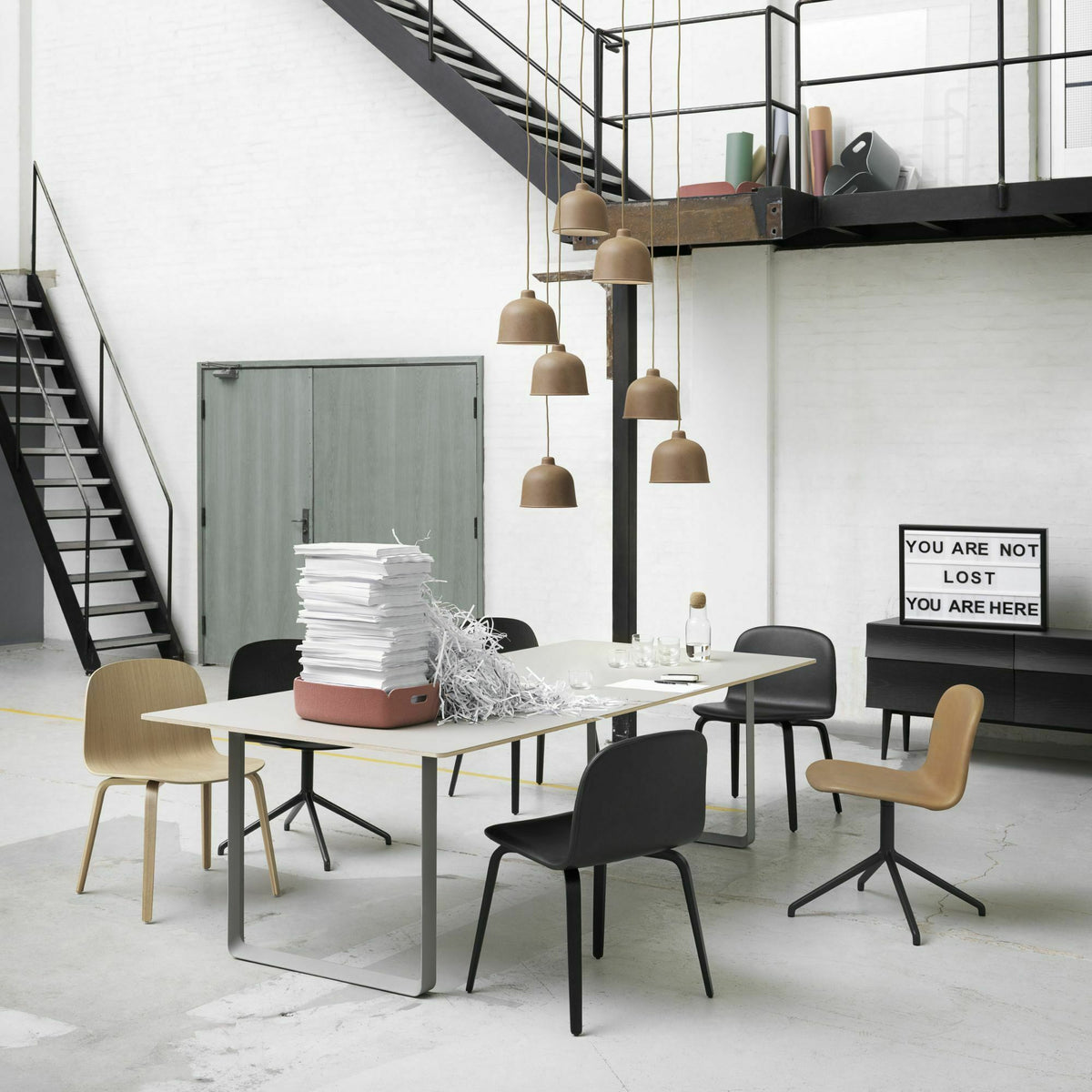 Suspension LED en fibre de bambou noir Grain - Muuto - The Cool Republic