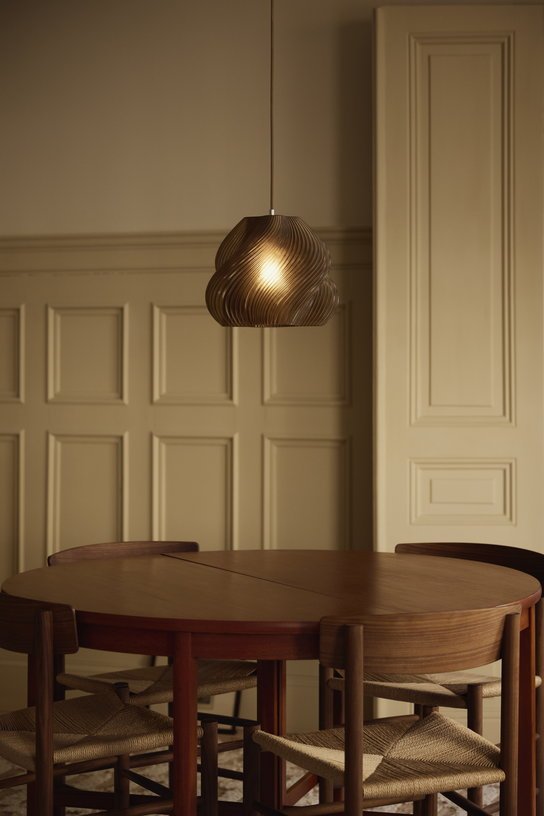 Suspension marron caramel et chrome 25 cm Soft serve 02 - Crème atelier - The Cool Republic