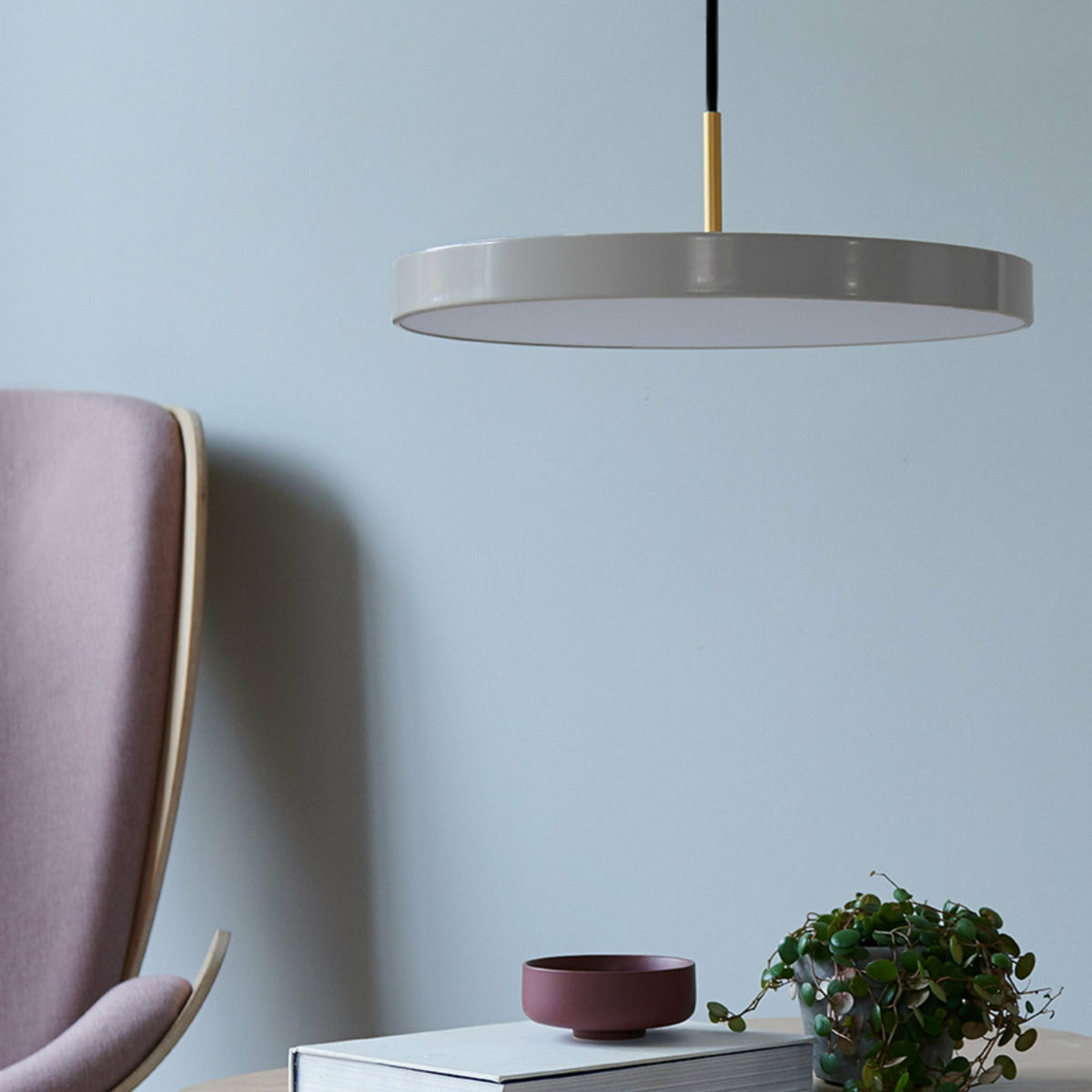 Suspension Mini Nuance Mist LED détail noir Asteria - UMAGE - The Cool Republic