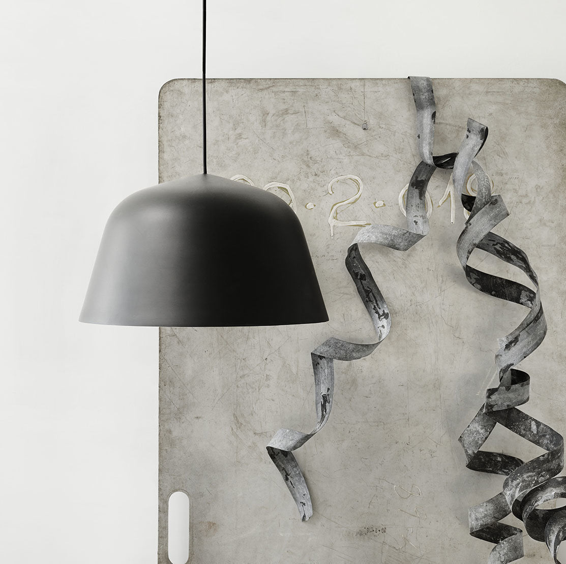 Suspension noire 25 cm Ambit - Muuto - The Cool Republic