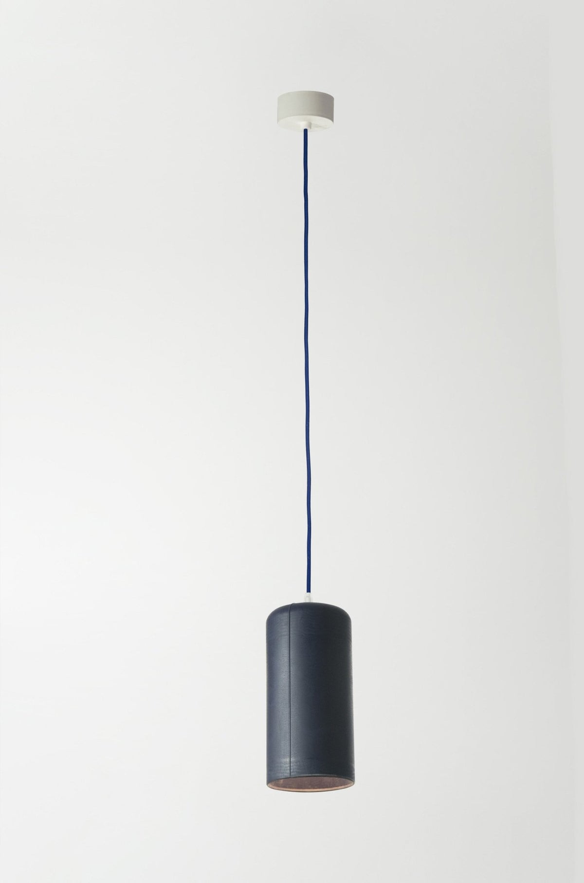 Suspension noire et bleue Candle 1 - In-es.artdesign - The Cool Republic
