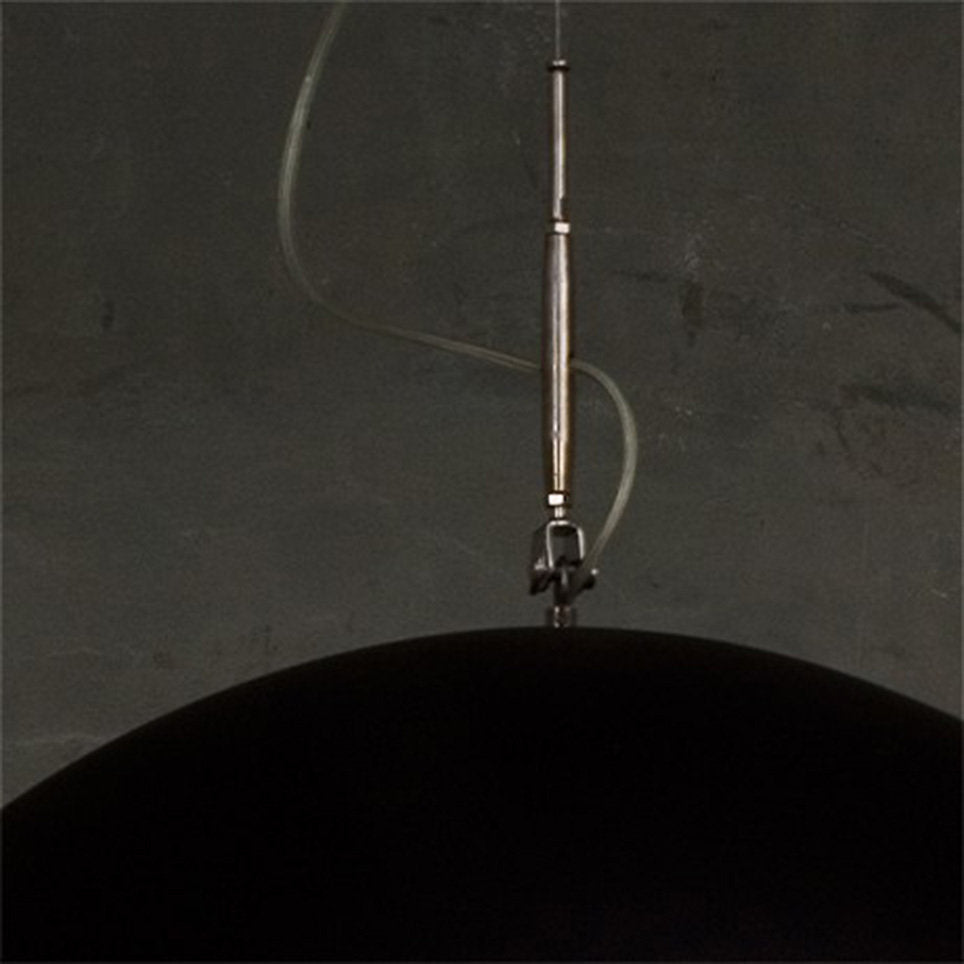 Suspension noire et rouge Mezza Luna - In-es.artdesign - The Cool Republic