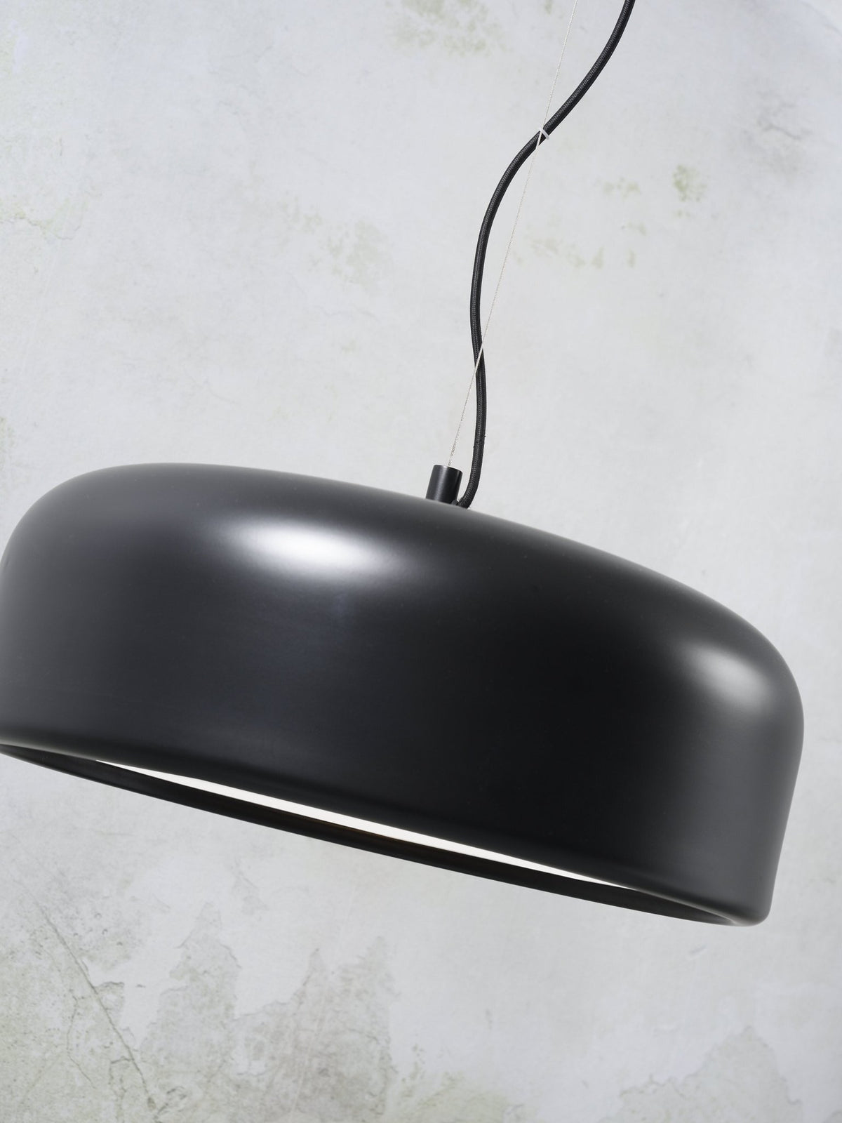 Suspension noire Marseille - It's about Romi - The Cool Republic