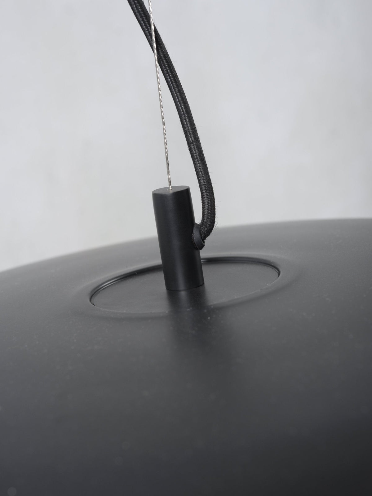 Suspension noire Marseille - It's about Romi - The Cool Republic