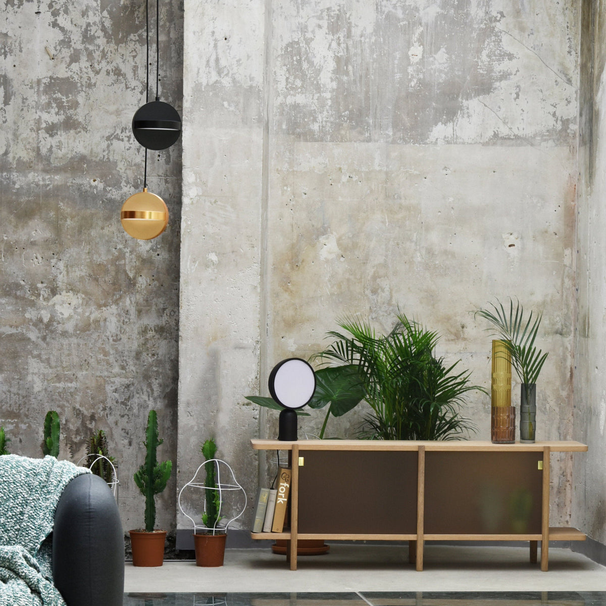 Suspension noire Plus - ENOstudio - The Cool Republic