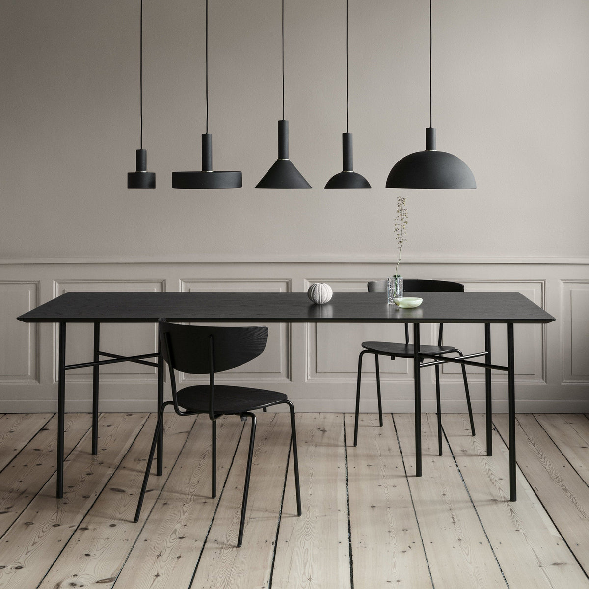 Suspension noire socket low noir Record Collect - Ferm Living - The Cool Republic