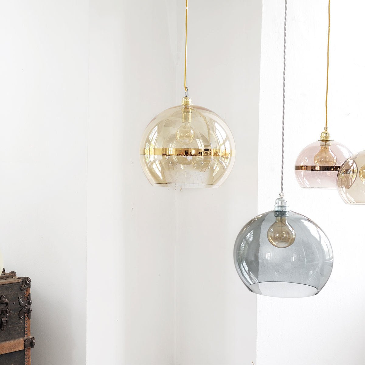 Suspension Ø22 cm Rowan Bleu Profond - Ebb & Flow - The Cool Republic