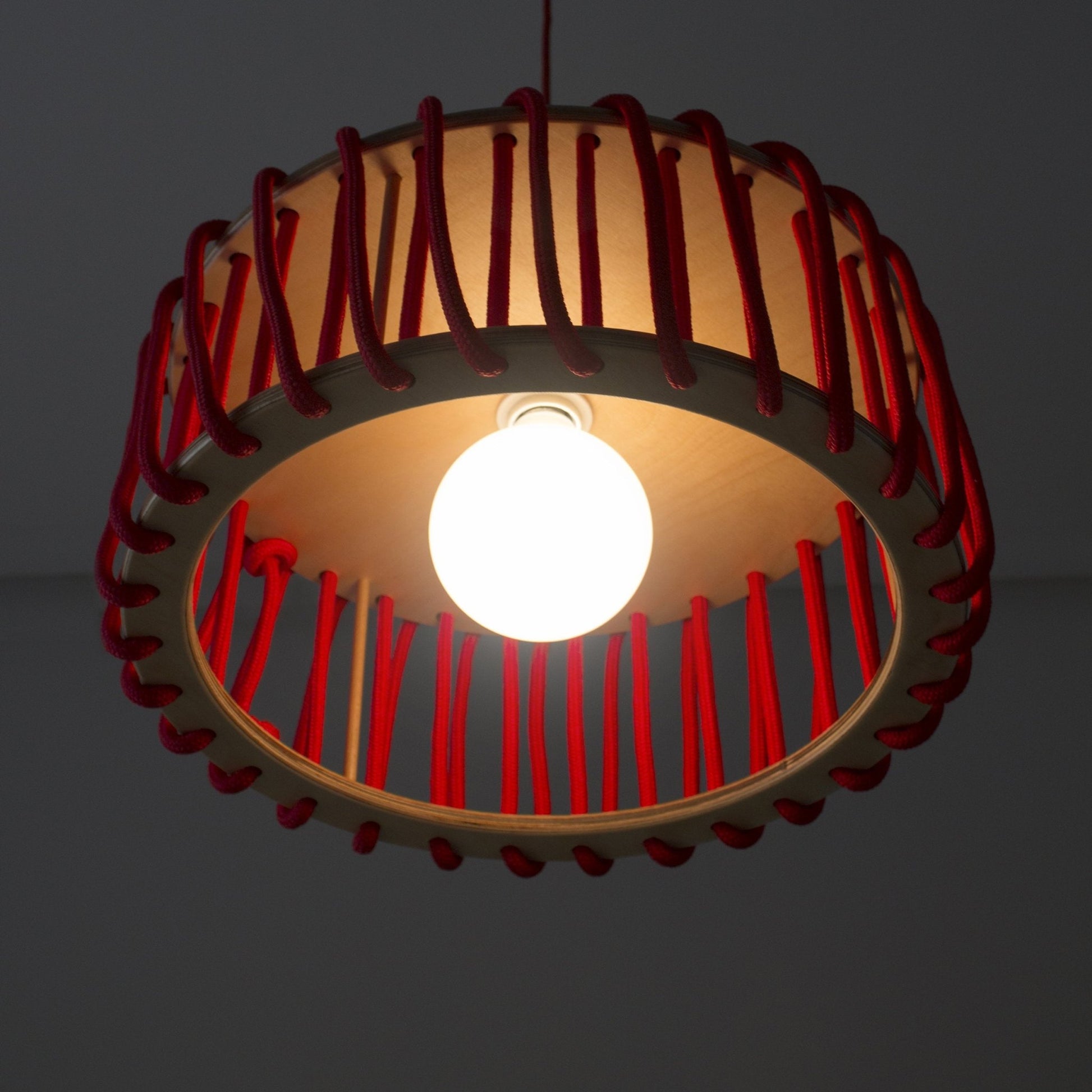 Suspension rouge S Macaron - EMKO - The Cool Republic