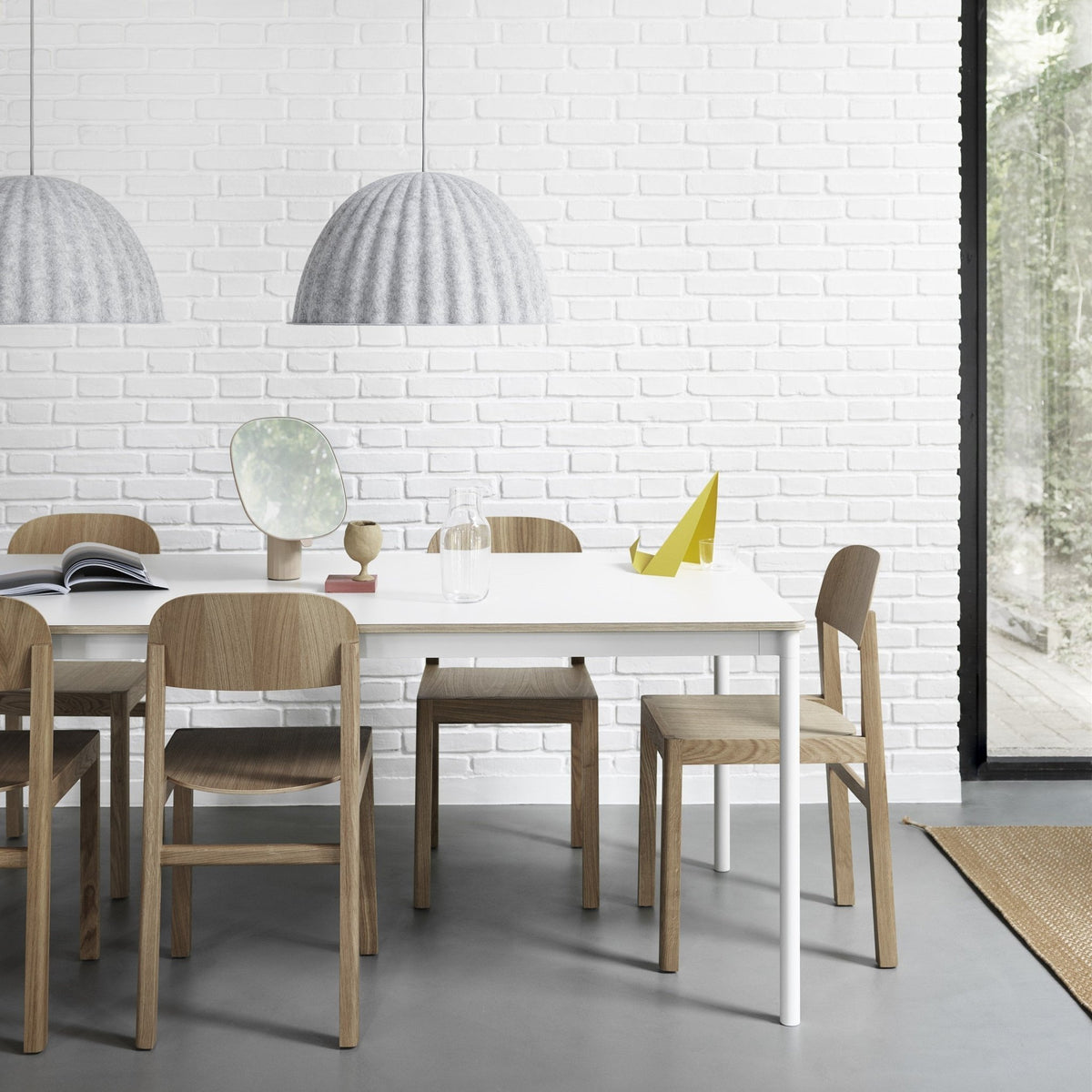 Table 140 cm blanche piétement noir Base - Muuto - The Cool Republic