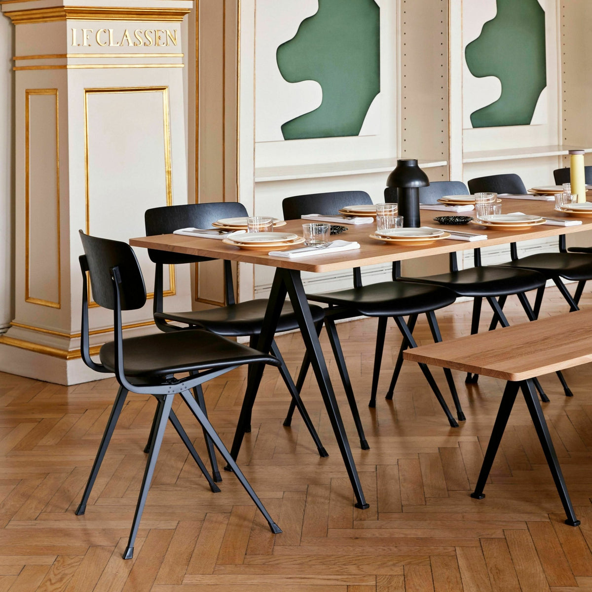 Table 190 cm en chêne fumé foncé mat et acier beige Pyramid 02 - HAY - The Cool Republic