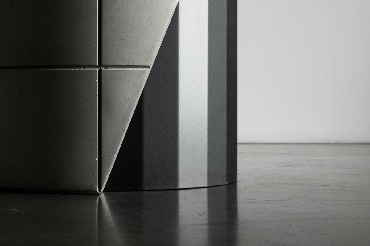 Sharp square dining table - Lyon Béton - The Cool Republic