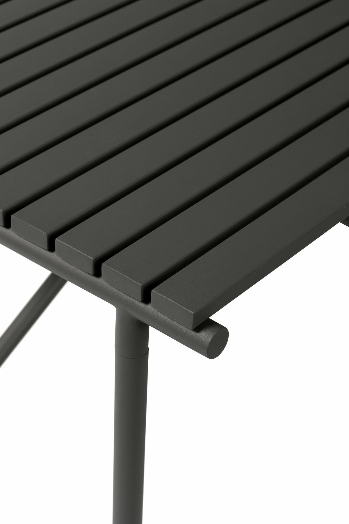 Table à manger de jardin carrée en métal noire - Hübsch - The Cool Republic