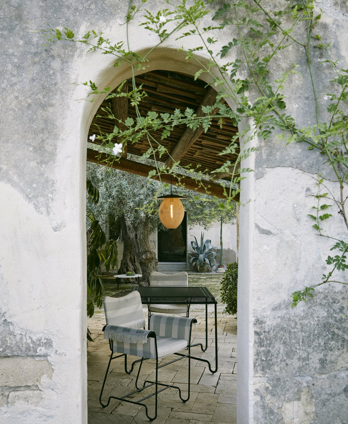 Black garden dining table 90 x 90 cm Tropique - Gubi - The Cool Republic