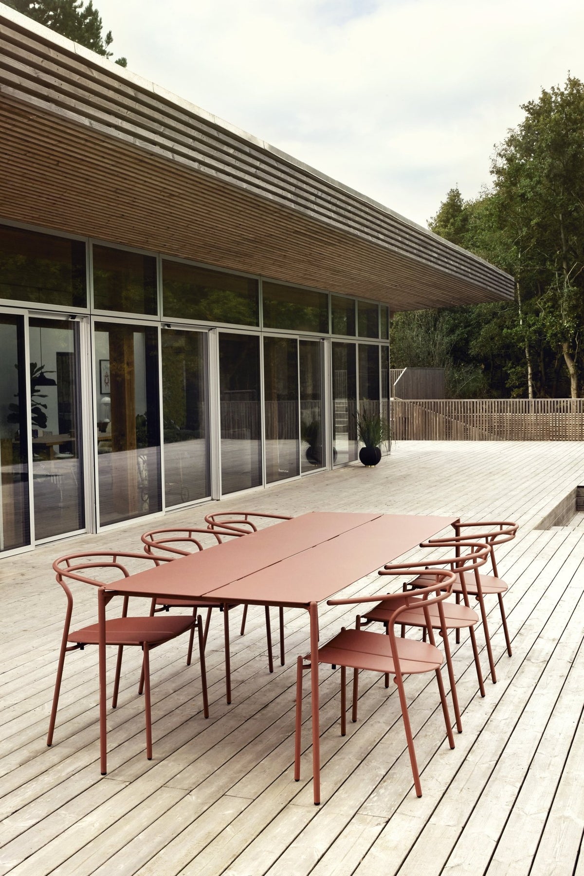 Taupe steel dining table 240 x 90 cm Novo - AYTM - The Cool Republic