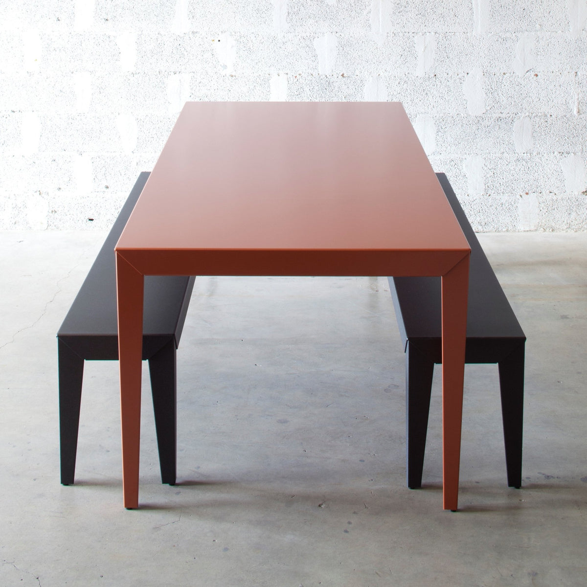 Table à manger en aluminium noir 180 cm Zef - Matière Grise - The Cool Republic