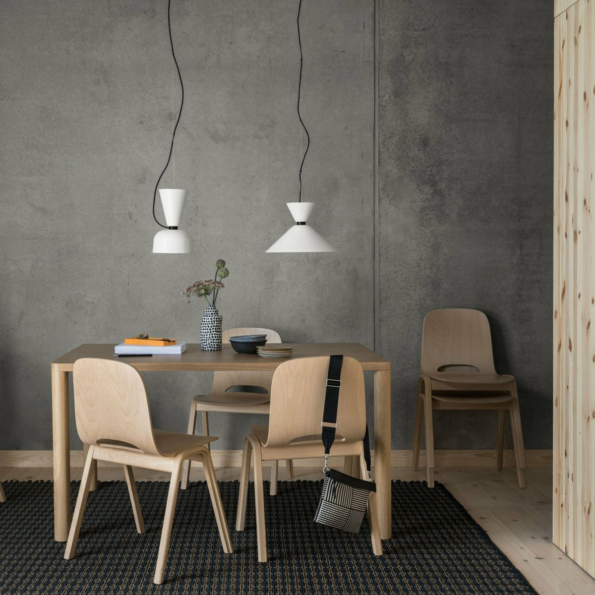 Table à manger en chêne 140 cm Log - Hem - The Cool Republic