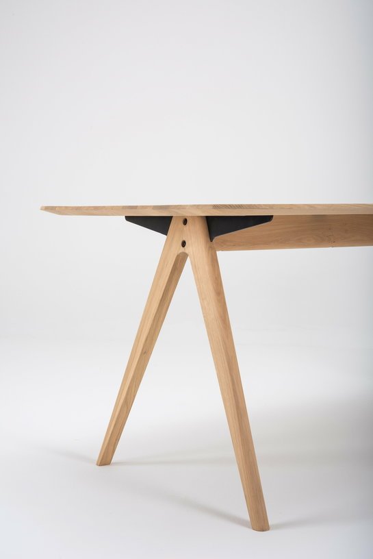 Table à manger en chêne 160 x 90 cm Ava - Gazzda - The Cool Republic