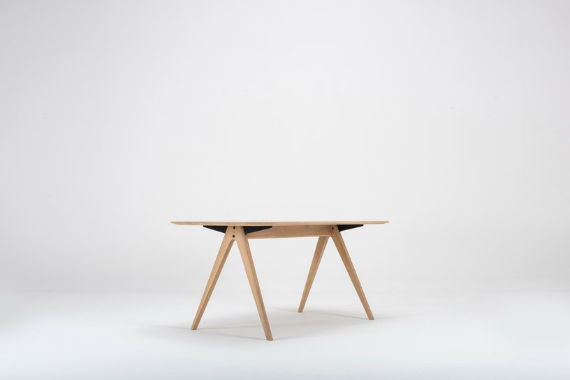Table à manger en chêne 160 x 90 cm Ava - Gazzda - The Cool Republic