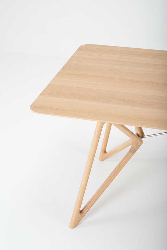 Table à manger en chêne 220 x 90 cm Tink - Gazzda - The Cool Republic