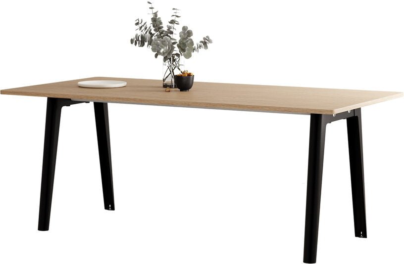Table à manger en chêne éco - certifié 190 x 95 cm piètements noirs New Modern - Tiptoe - The Cool Republic