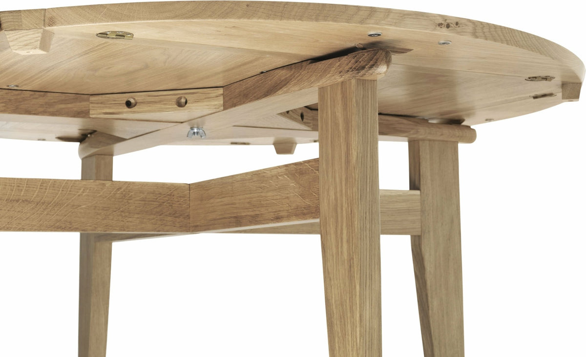 Table à manger extensible en chêne B-Table - Gubi - The Cool Republic