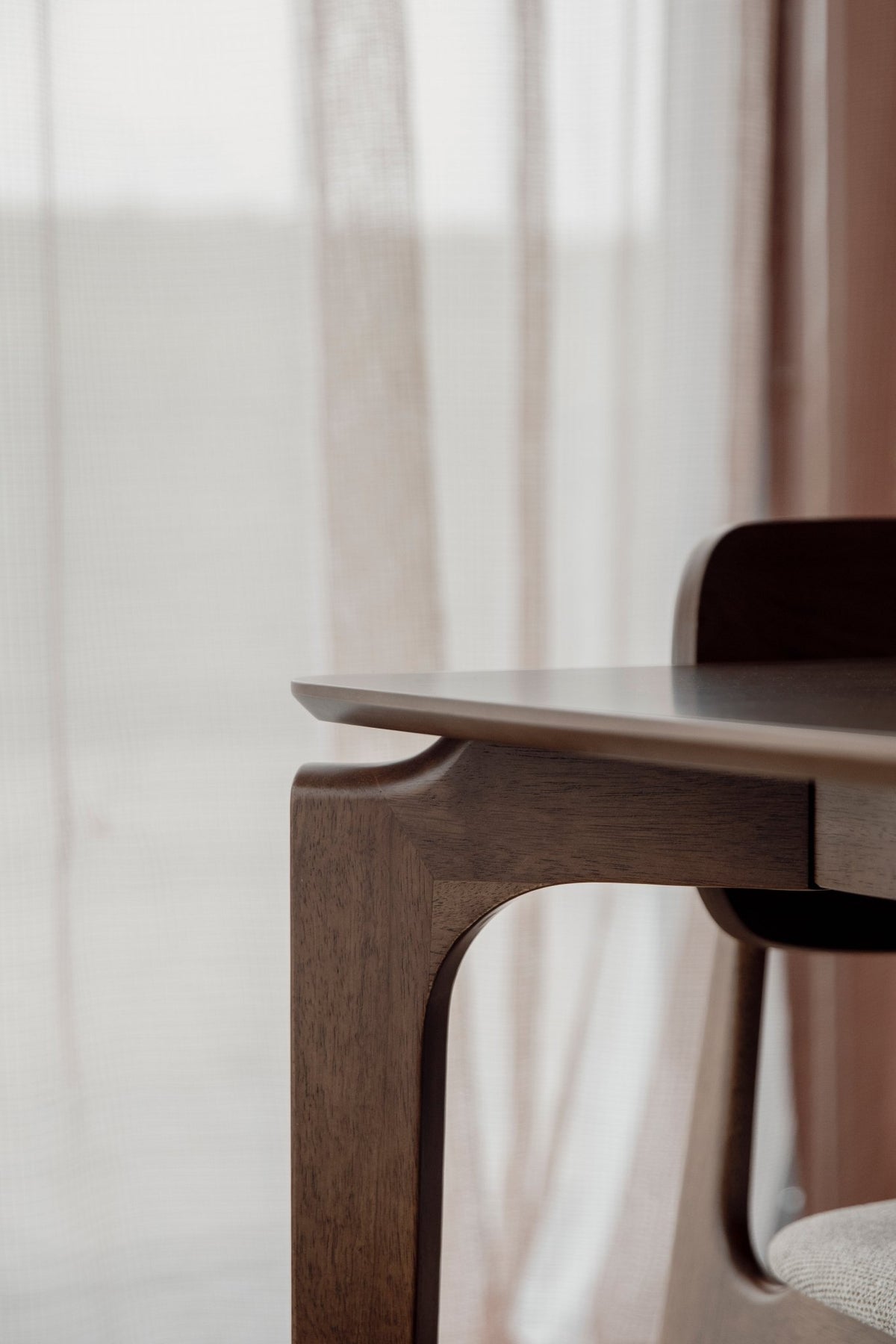 Table à manger rectangulaire en bois d'hévéa 160x90x75cm Savone - Dutchbone - The Cool Republic