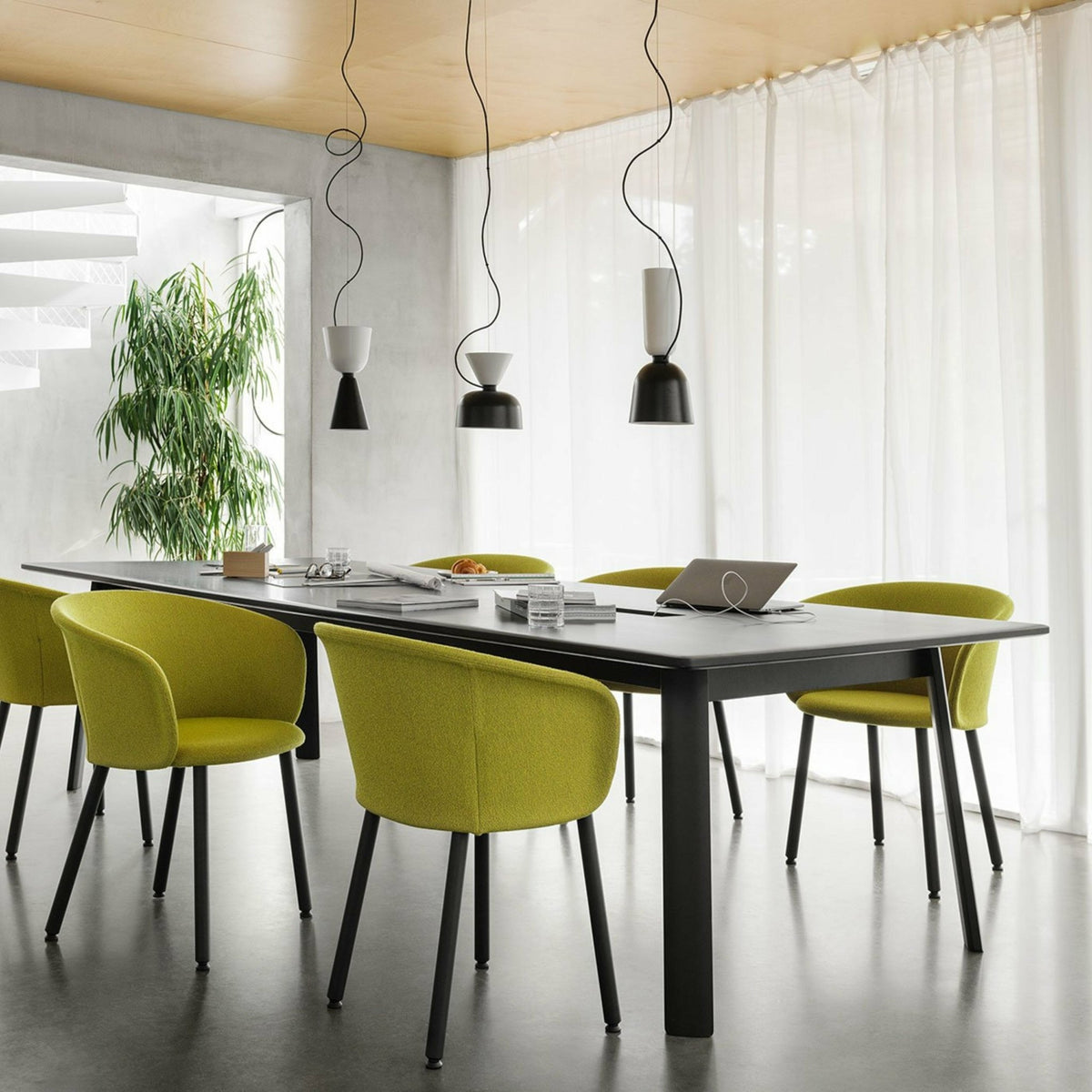 Table à manger rectangulaire en chêne noir 160 cm Alle - Hem - The Cool Republic