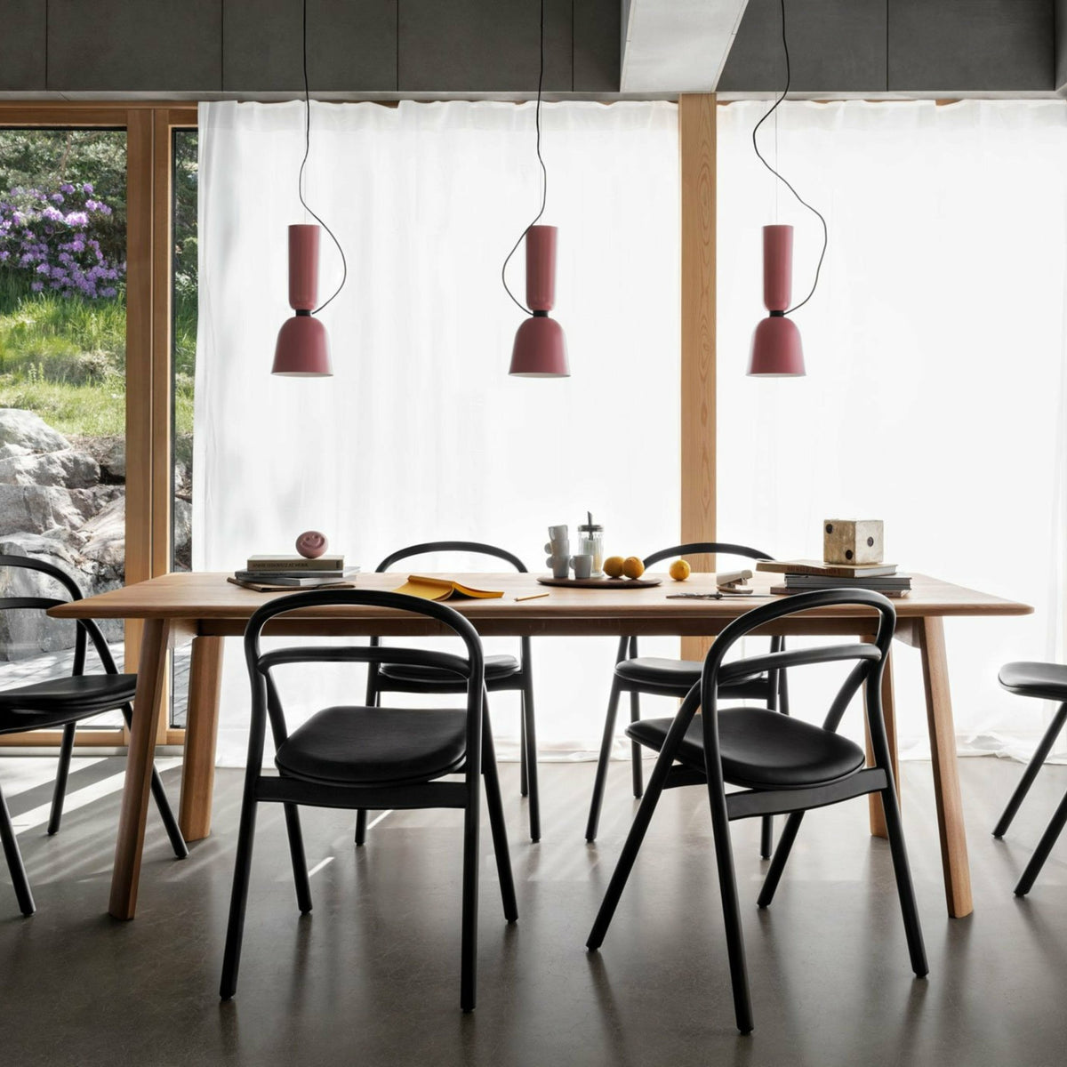 Table à manger rectangulaire en chêne noir 220 cm Alle - Hem - The Cool Republic