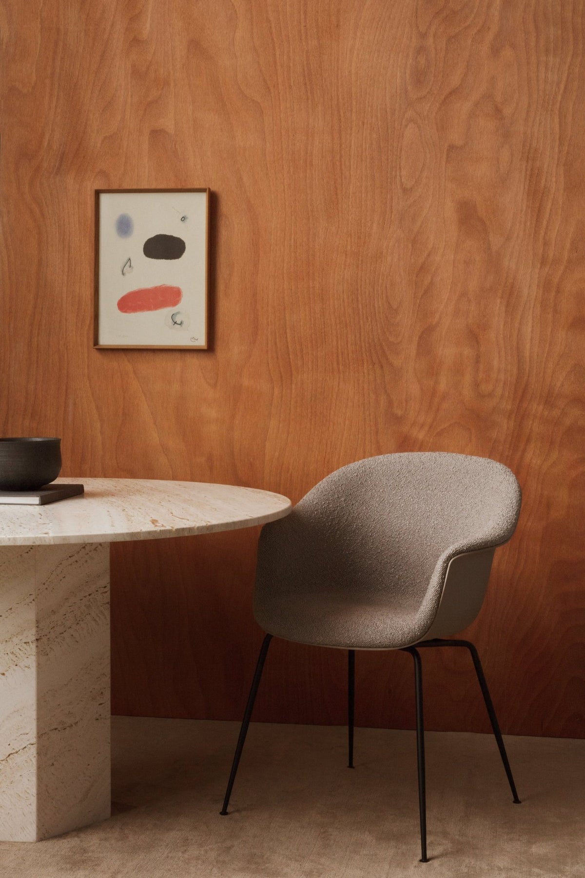 Dining table ronde in white stone Epic - Gubi - The Cool Republic
