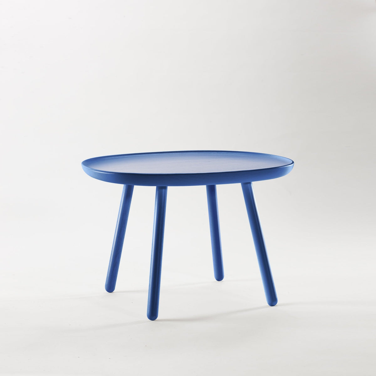 Table basse bleue 64 cm Naïve - Emko - The Cool Republic