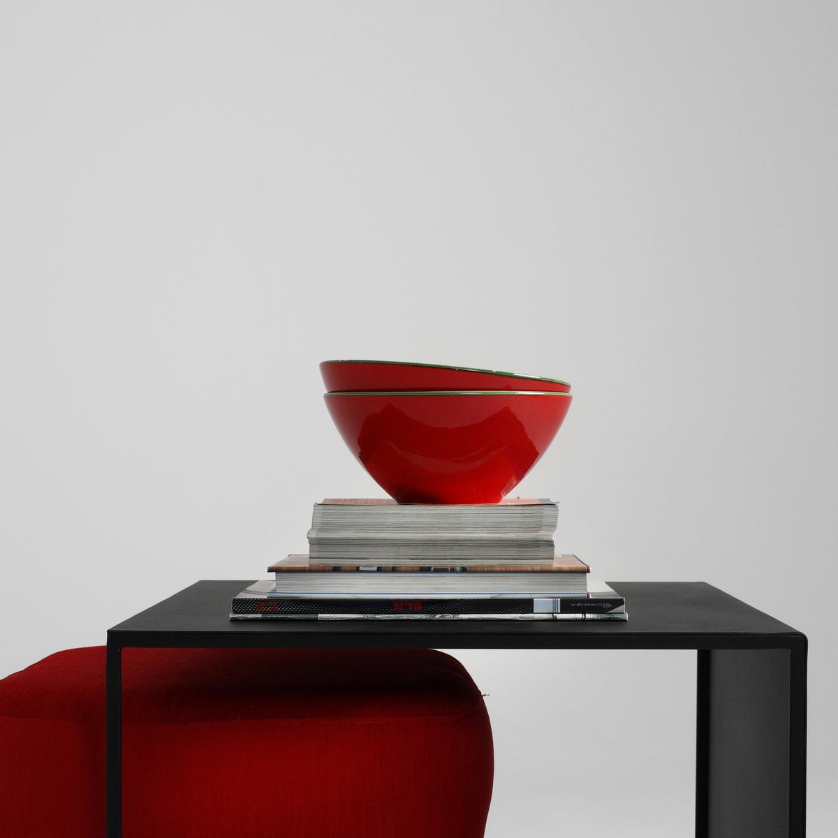 Table basse carré en métal noir 2 Wall - Custom Form - The Cool Republic