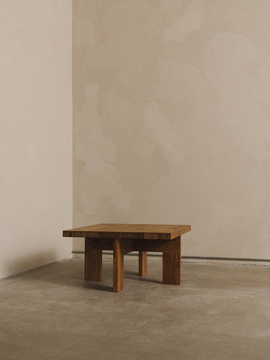 Table basse carrée style ferme en chêne naturel 70 x 70 x 37 cm Farmhouse - Frama - The Cool Republic