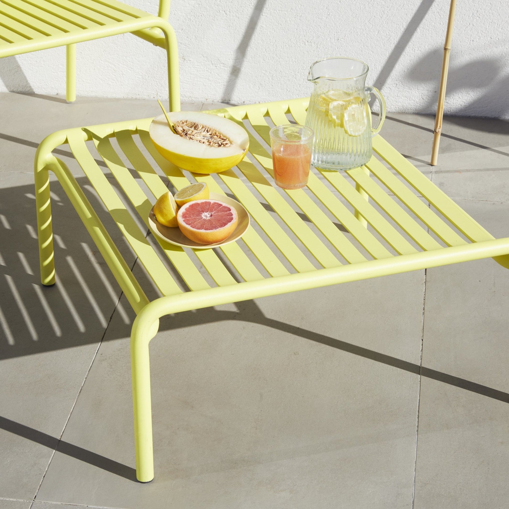 Table basse de jardin blanche Week-End - Petite Friture - The Cool Republic