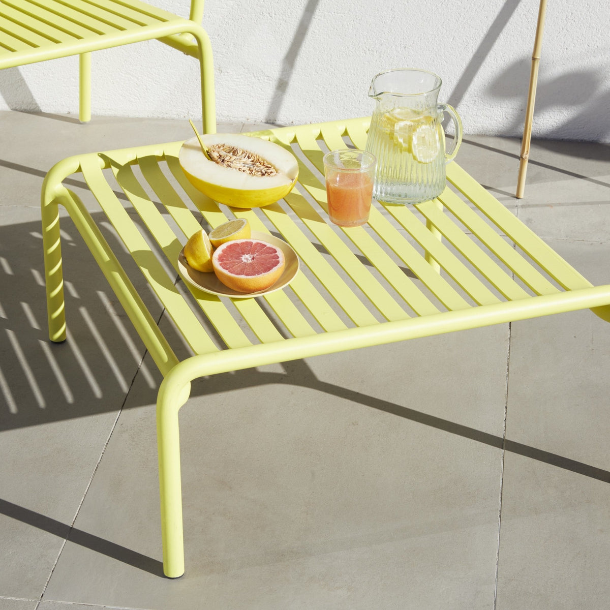 Table basse de jardin blanche Week-End - Petite Friture - The Cool Republic