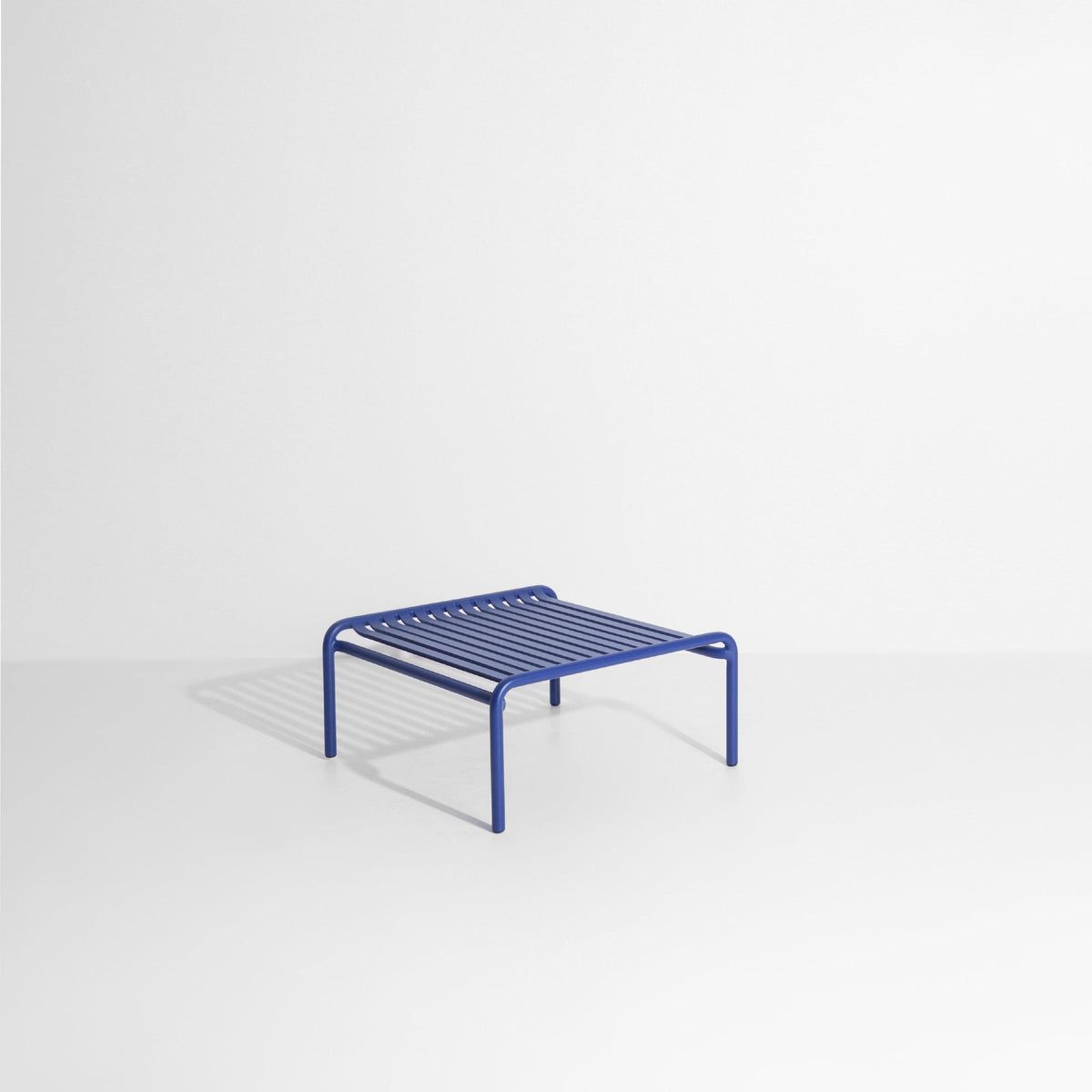 Table basse de jardin bleue Week-End - Petite Friture - The Cool Republic