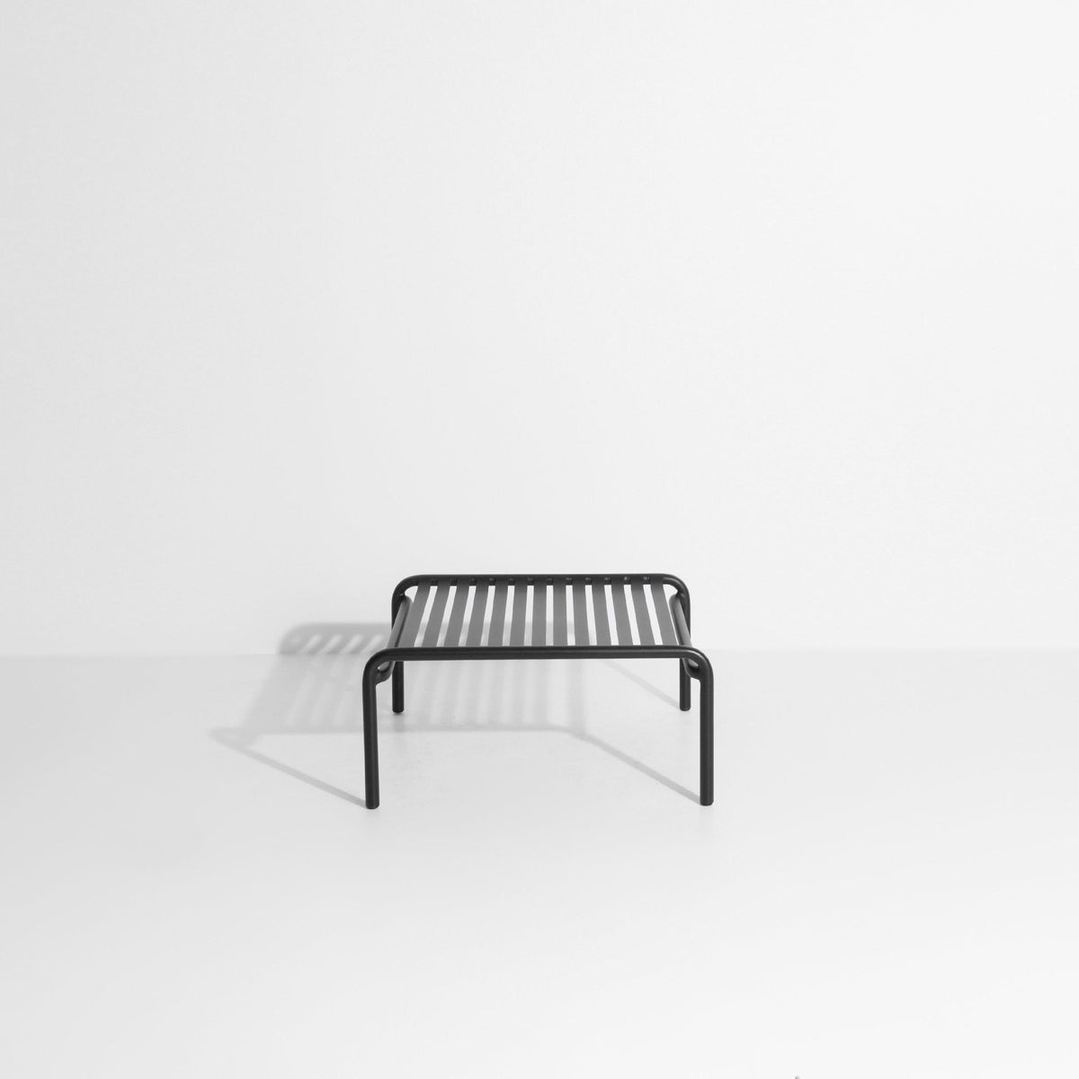 Table basse de jardin noire Week-End - Petite Friture - The Cool Republic