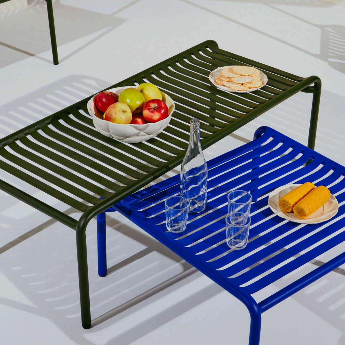 Table basse de jardin vert bouteille 127 cm Week end - Petite friture - The Cool Republic